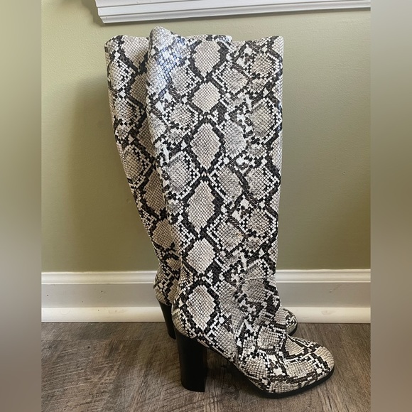 Kenneth Cole New York Shoes - Kenneth Cole Snake Boots Animal Print To The Knee White